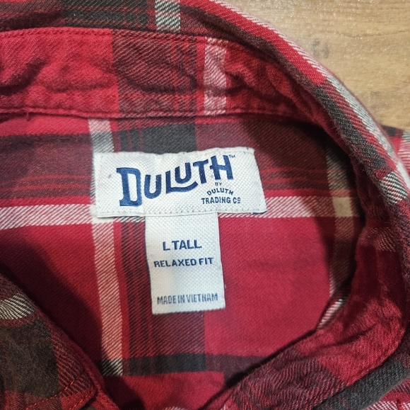 Duluth Trading Co Red Plaid Flannel Shirt L Tall Relaxed Fit - Picture 3 of 9